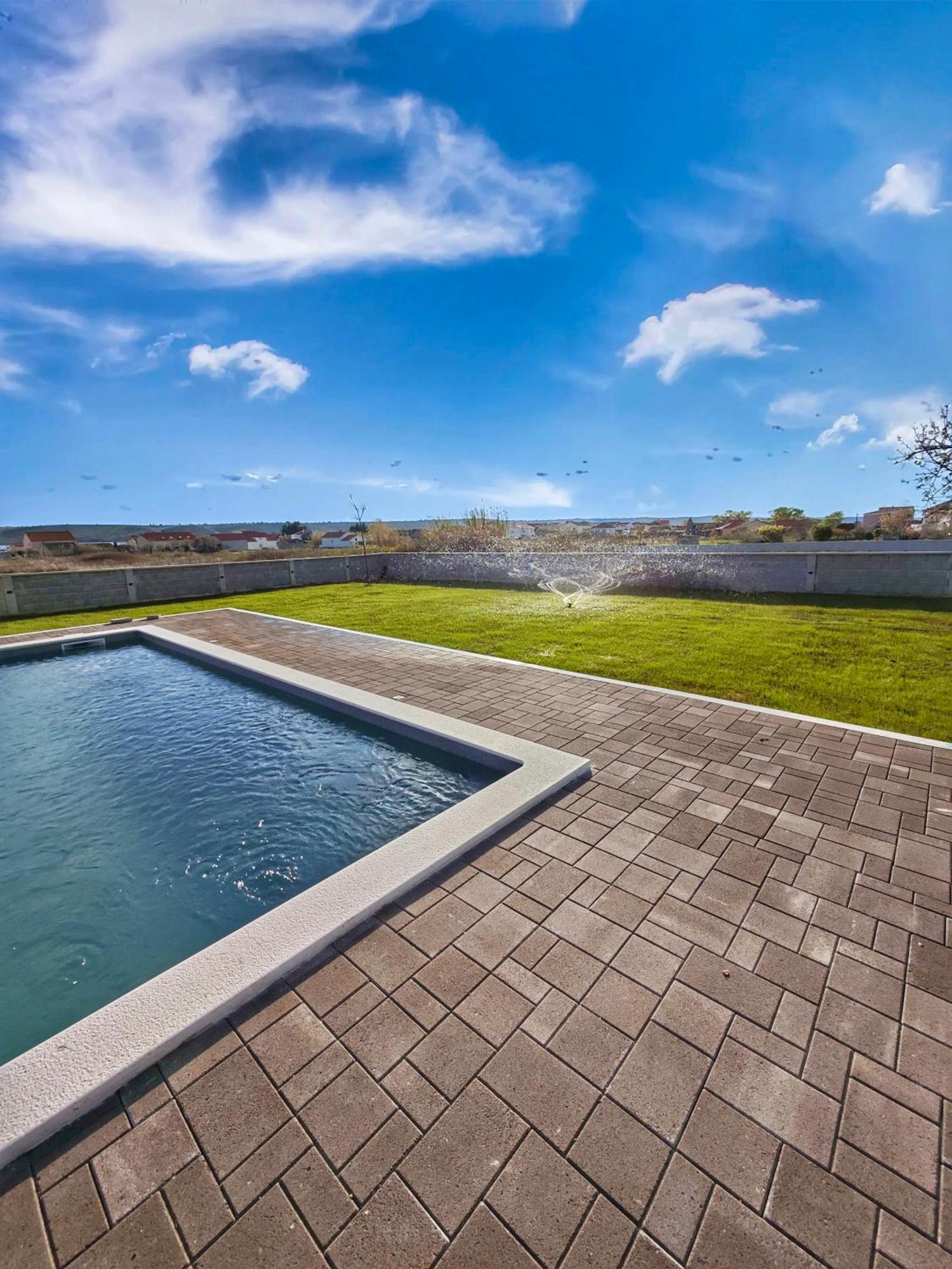 House Rose With Garden And Pool Βίλα Ljubač Εξωτερικό φωτογραφία