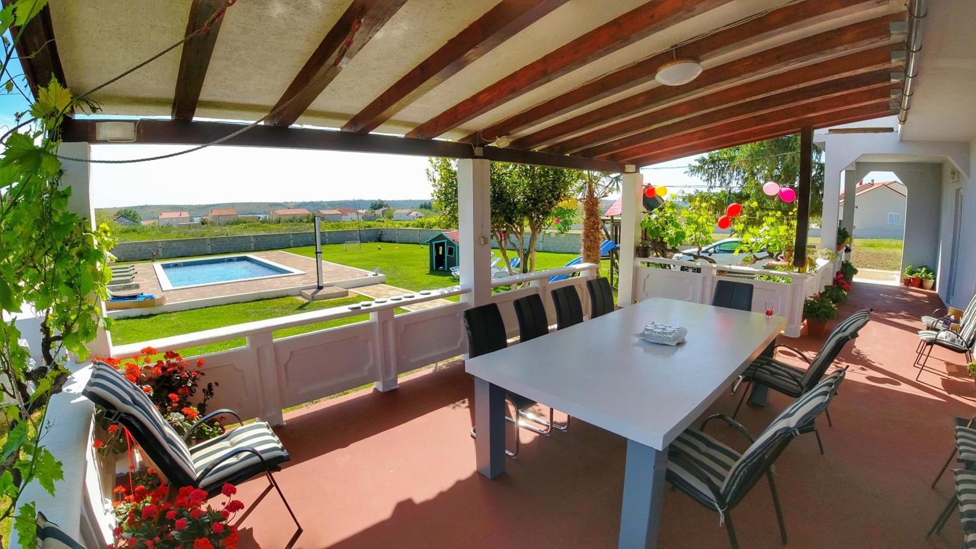House Rose With Garden And Pool Βίλα Ljubač Εξωτερικό φωτογραφία