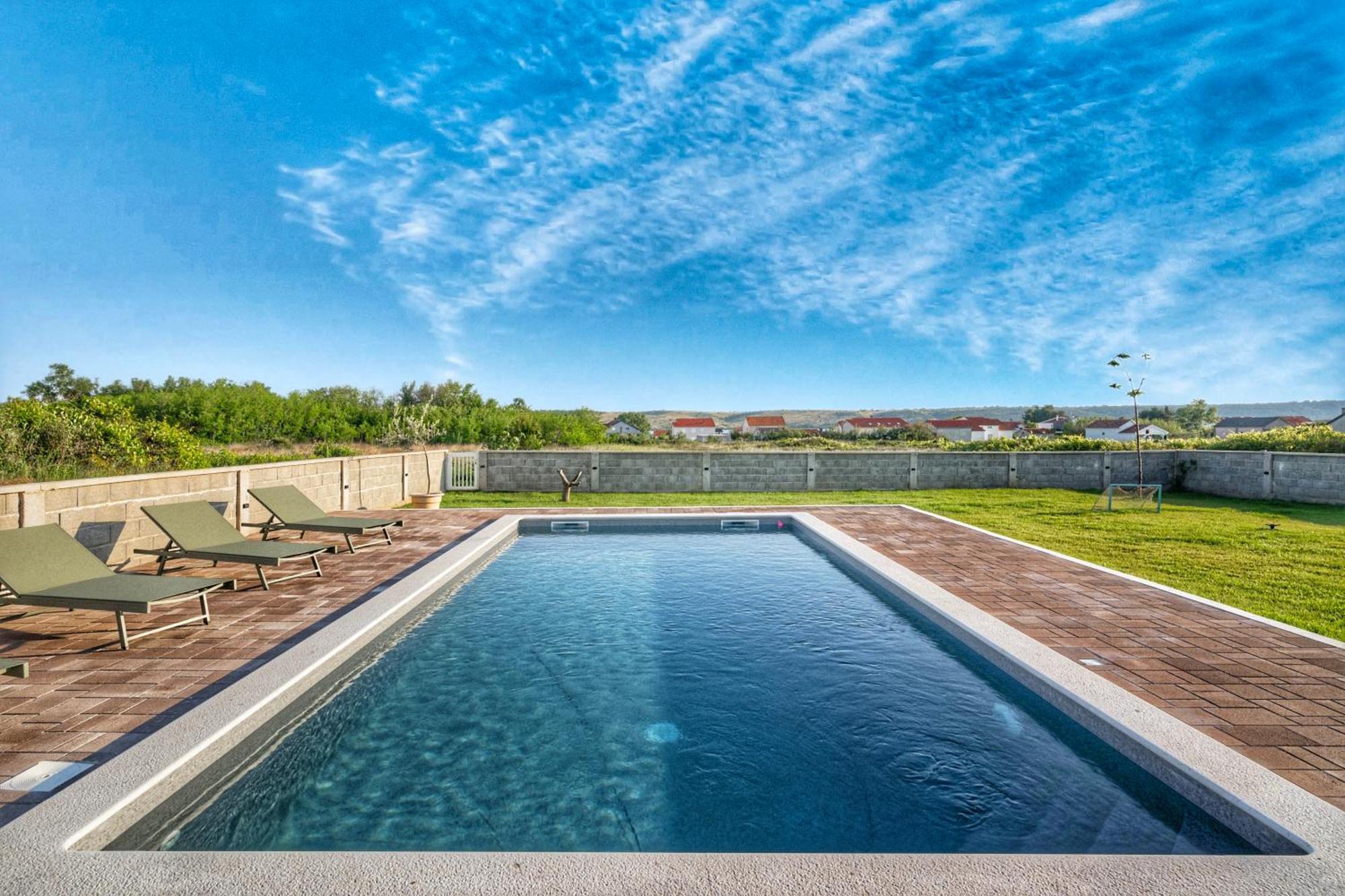 House Rose With Garden And Pool Βίλα Ljubač Εξωτερικό φωτογραφία