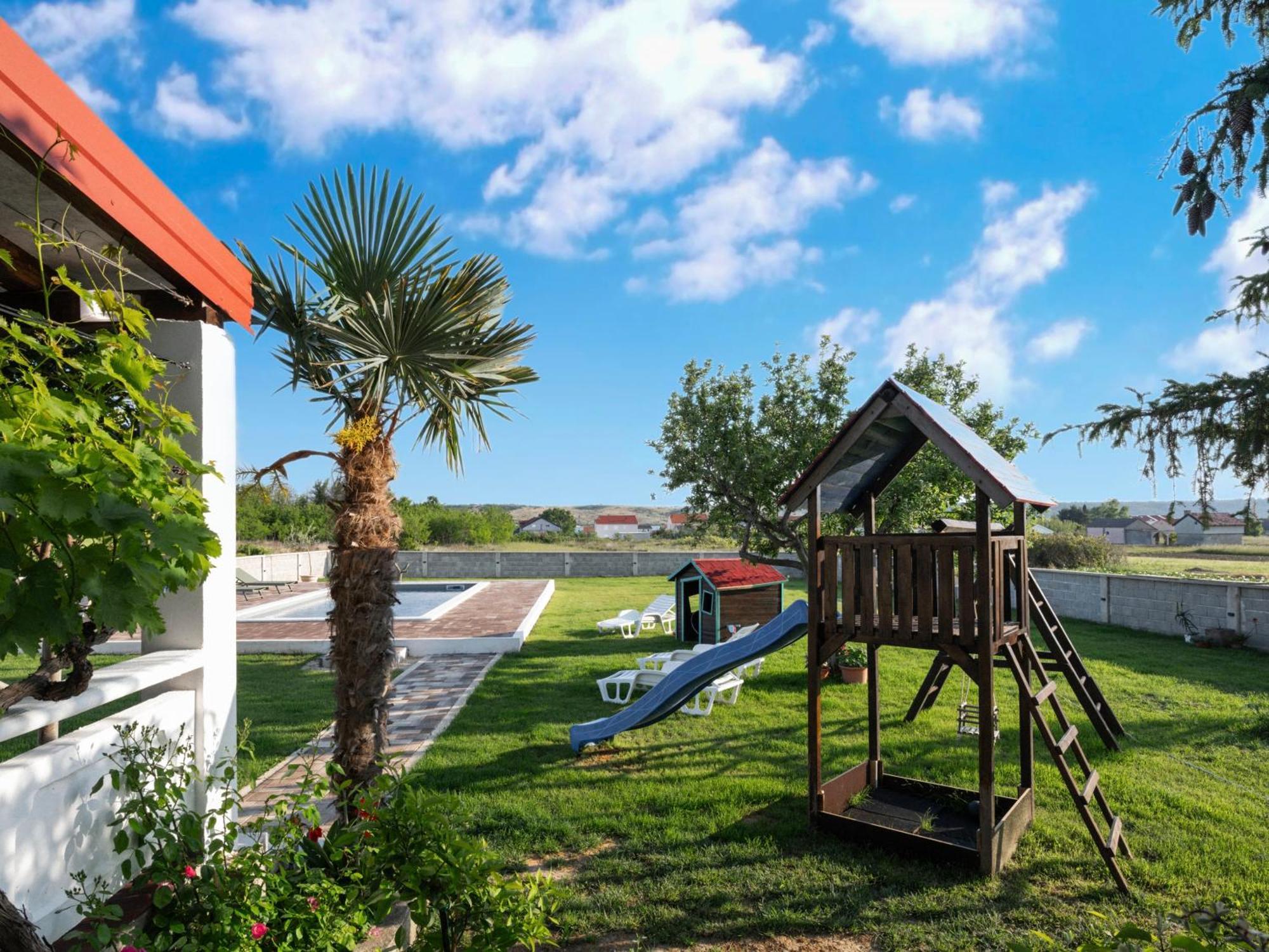 House Rose With Garden And Pool Βίλα Ljubač Εξωτερικό φωτογραφία